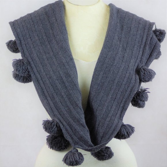 Banana Republic, New Infinity Merino Wool Scarf - Picture 9 of 14